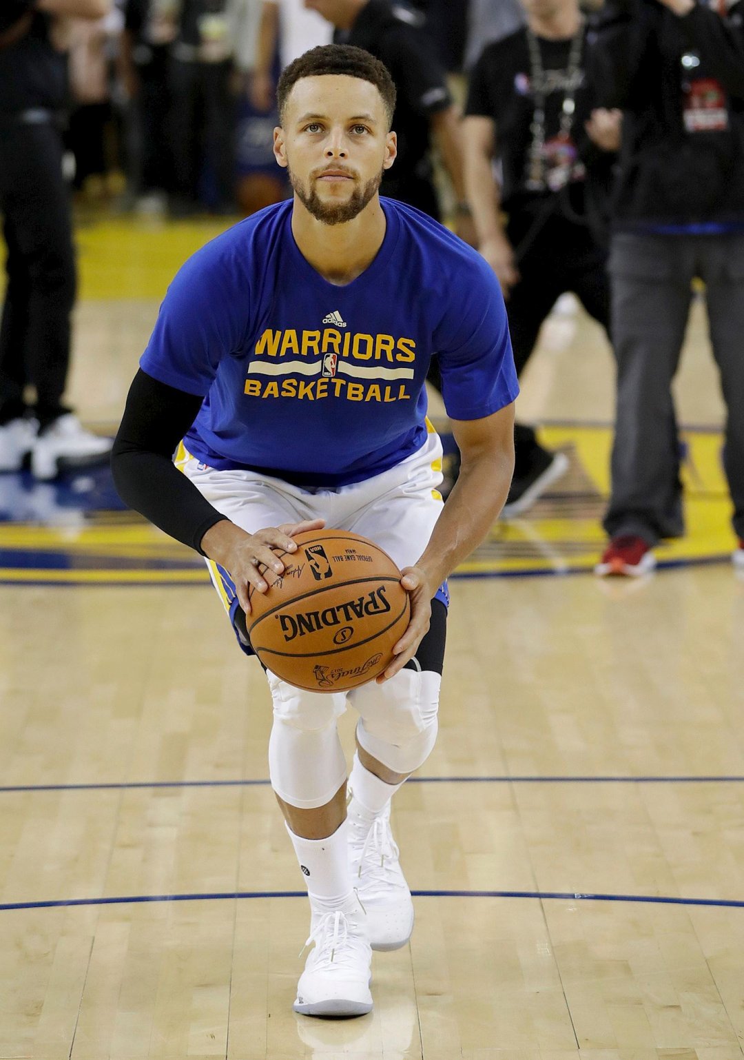 肩负了巨大 肩负了巨大