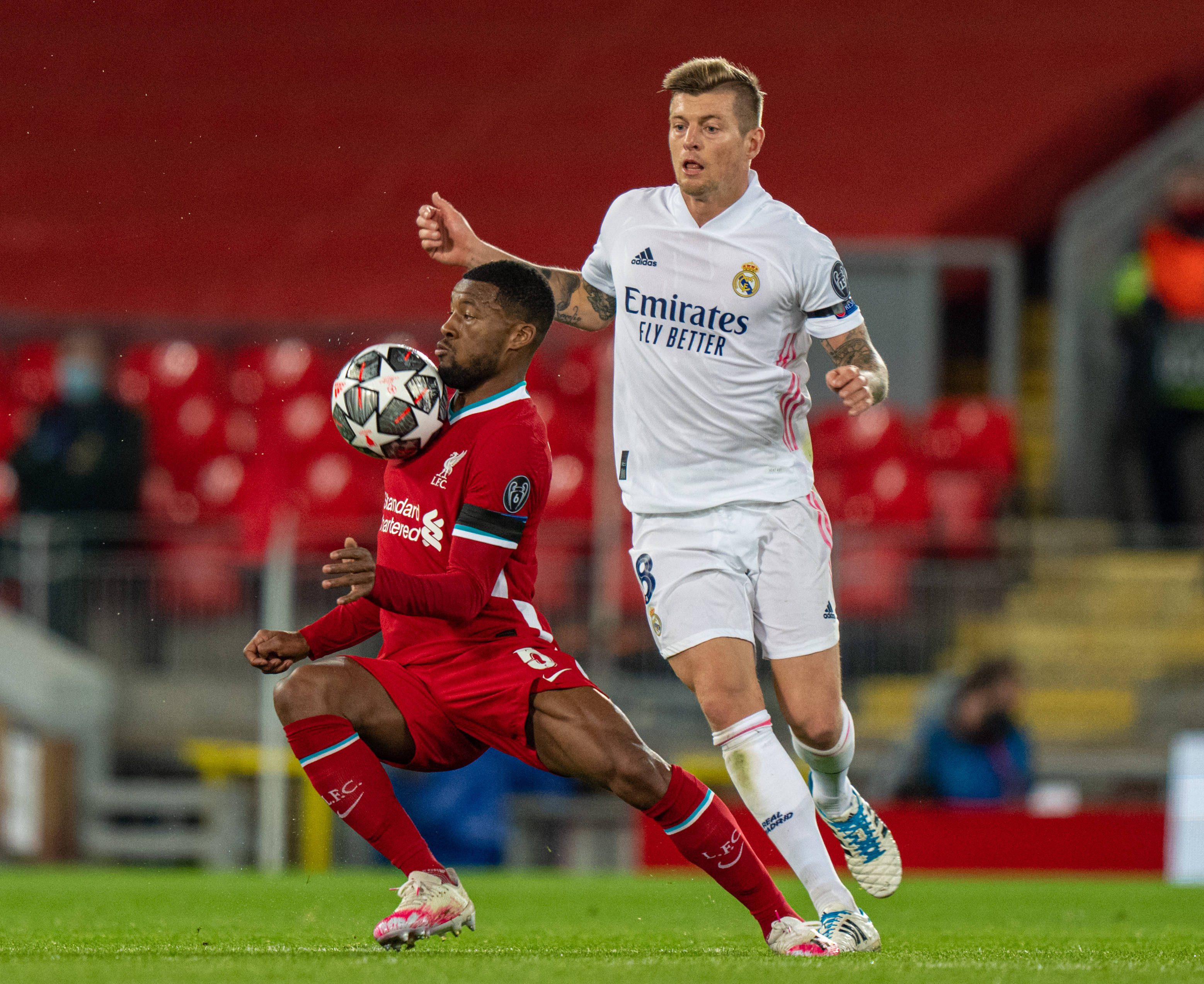 门将出拳的 门将出拳的